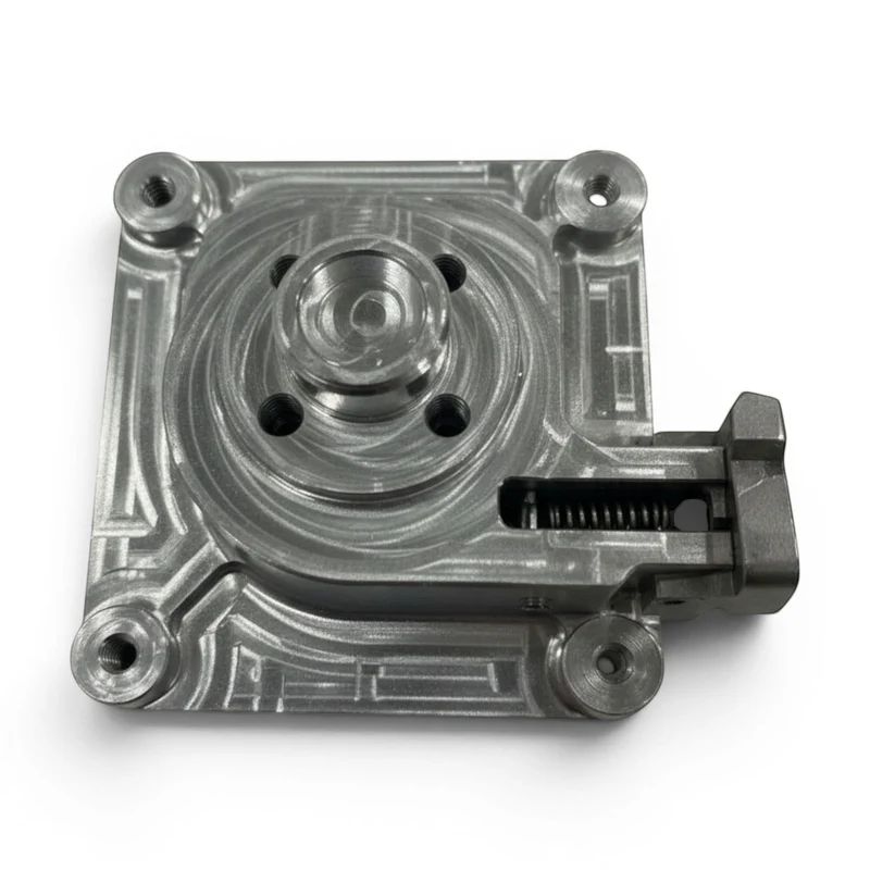 MT1 – Universalrad Halterung rechts (Right universal wheel mounting assembly)
